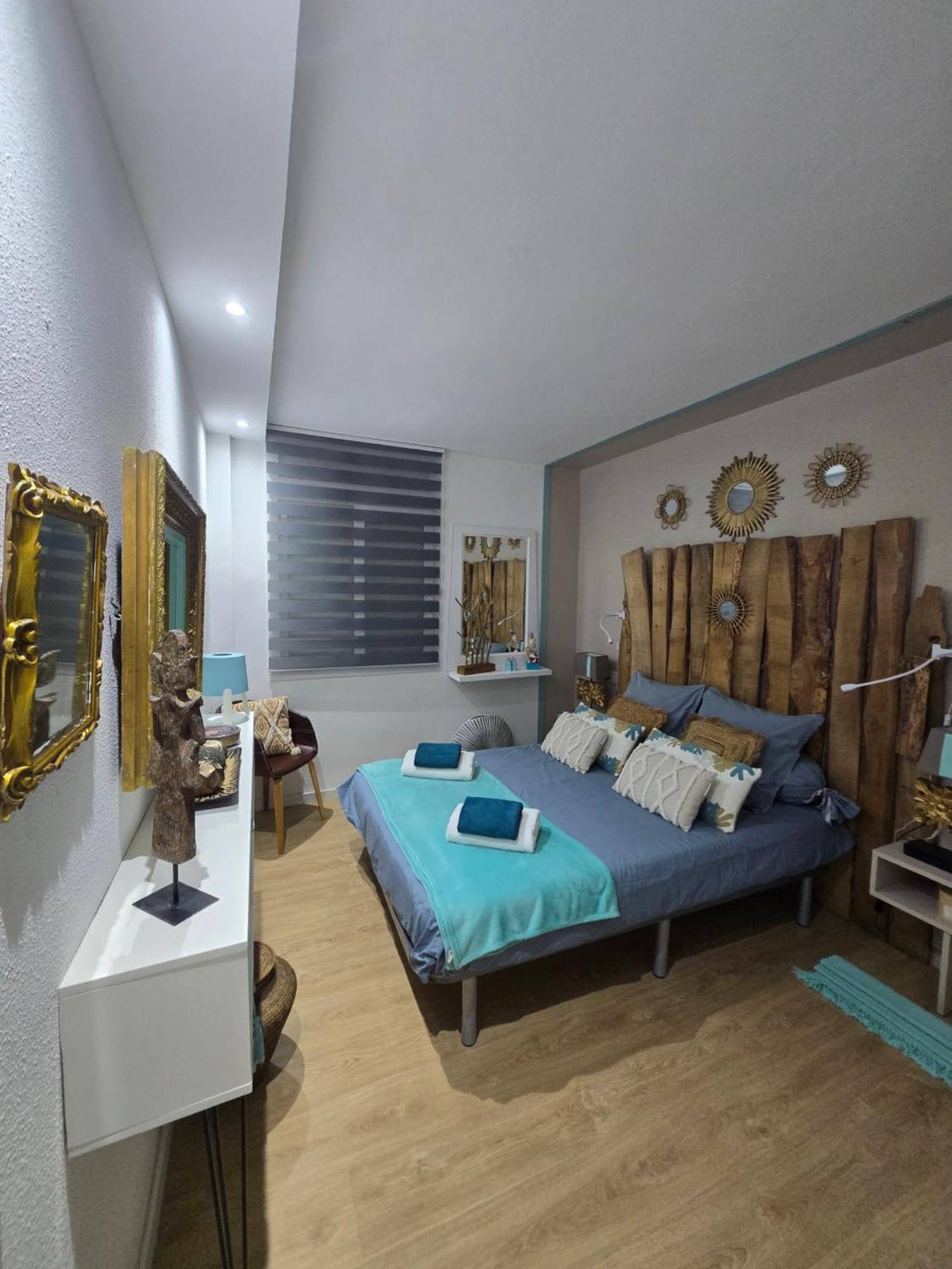 Superbe Appartement Avec Solarium Et Piscine Communautaire Roses Exterior photo