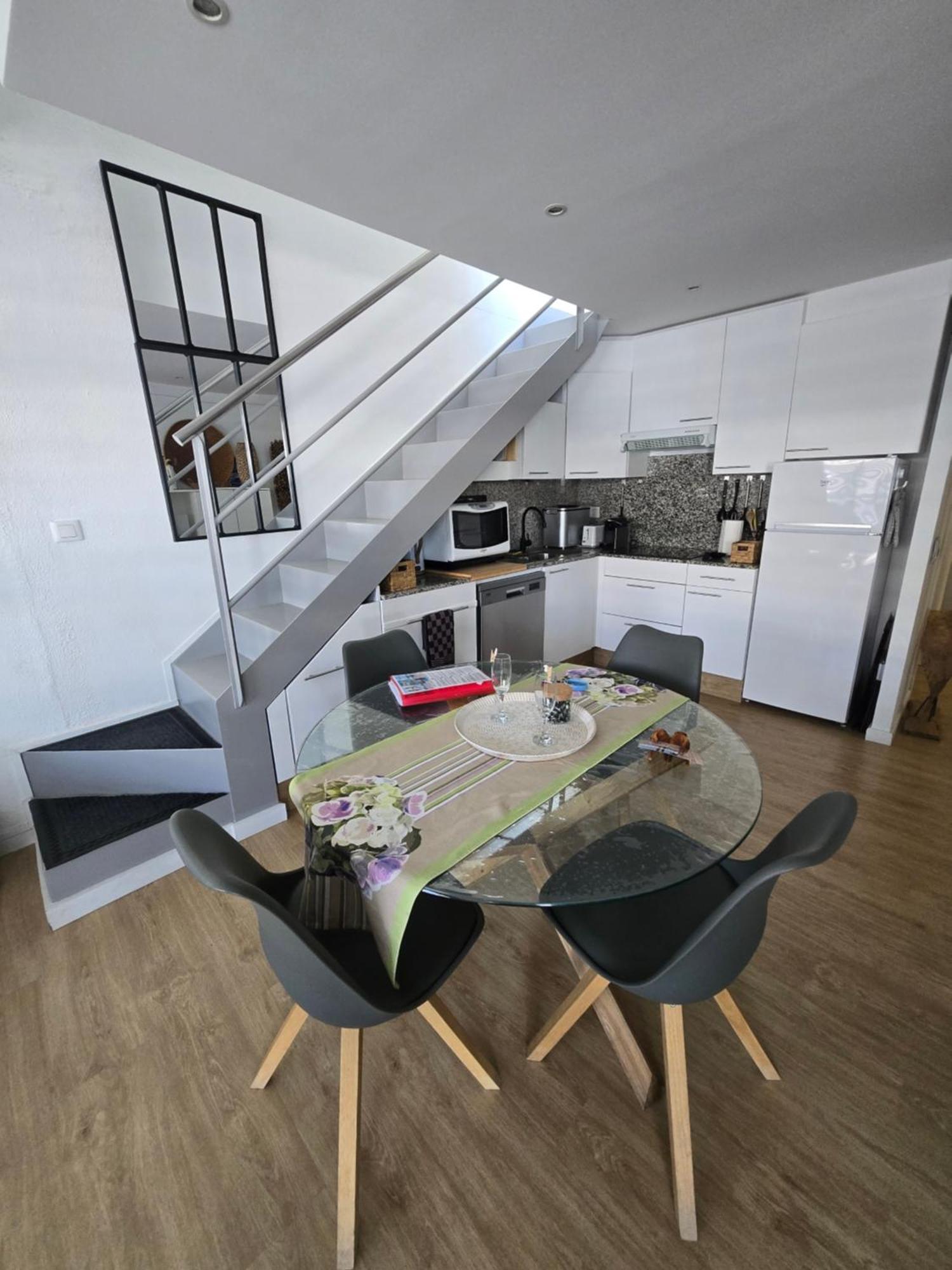 Superbe Appartement Avec Solarium Et Piscine Communautaire Roses Exterior photo
