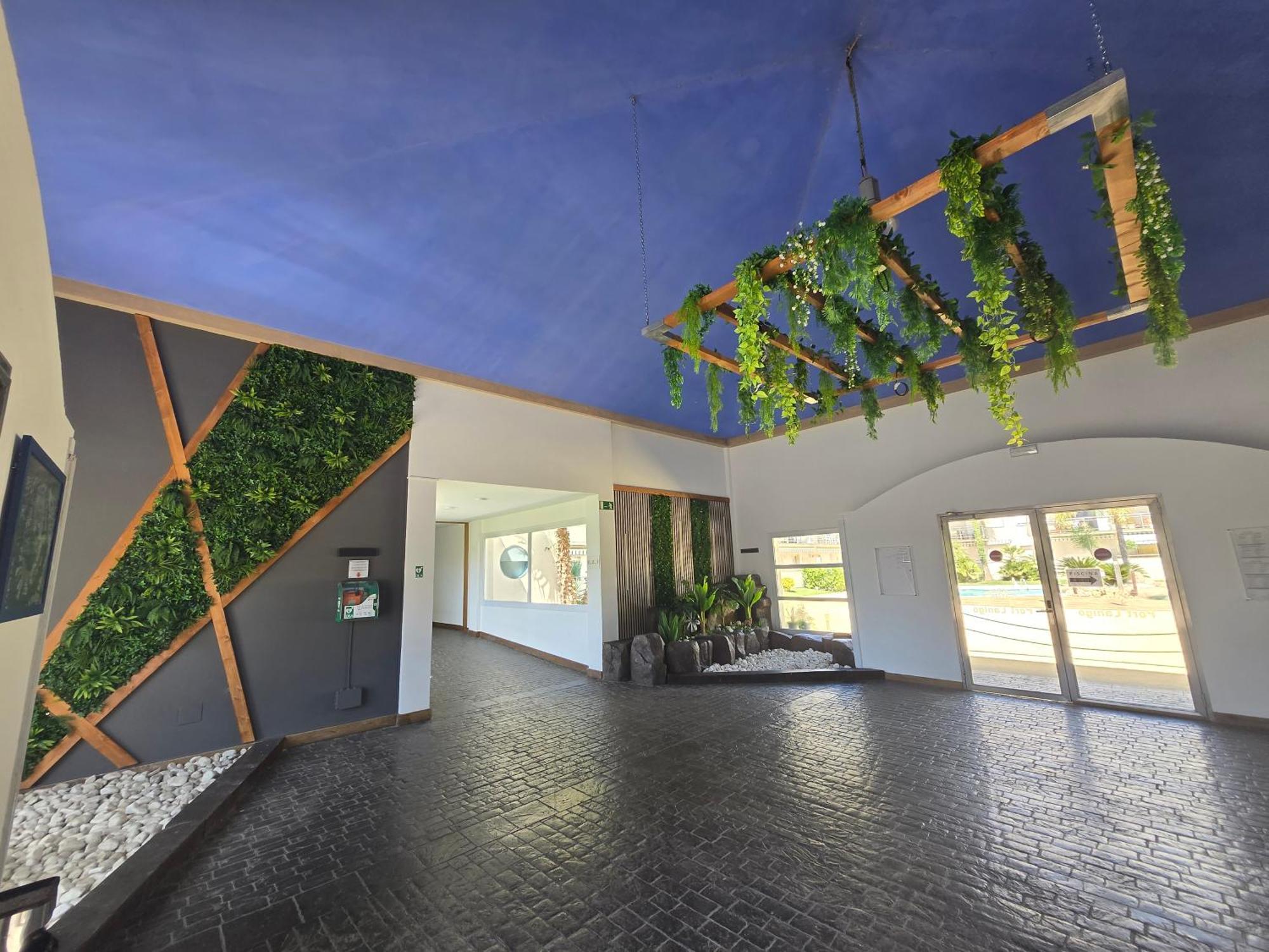Superbe Appartement Avec Solarium Et Piscine Communautaire Roses Exterior photo